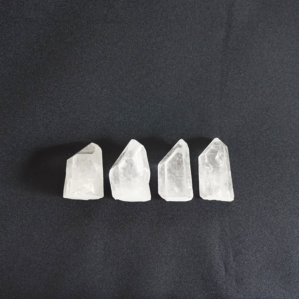 結界用水晶ポイント4本セット226g《ブラジル産/底カット/自立》◎使用
