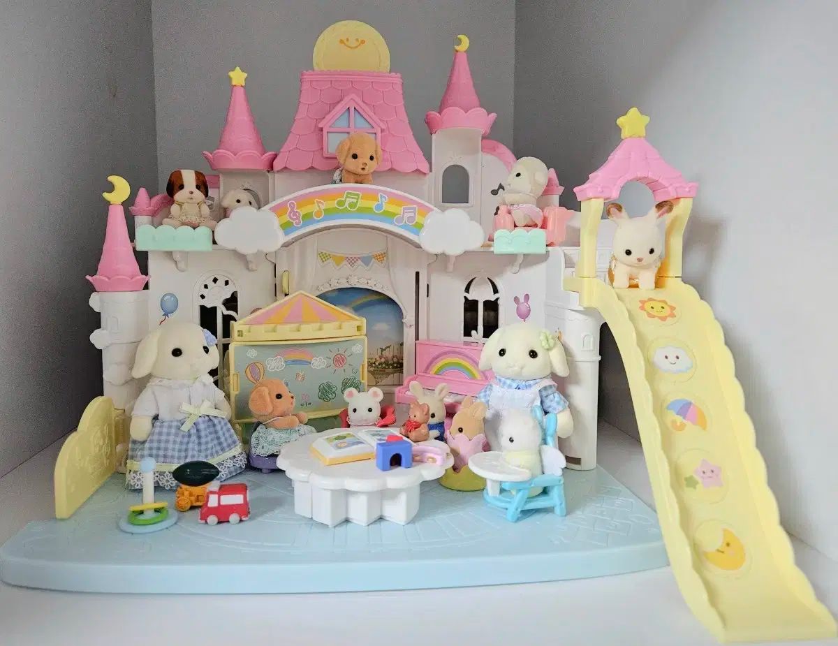 シルバニアファミリー サニーキャッスル 幼稚園 ぬいぐるみ 小物 含む