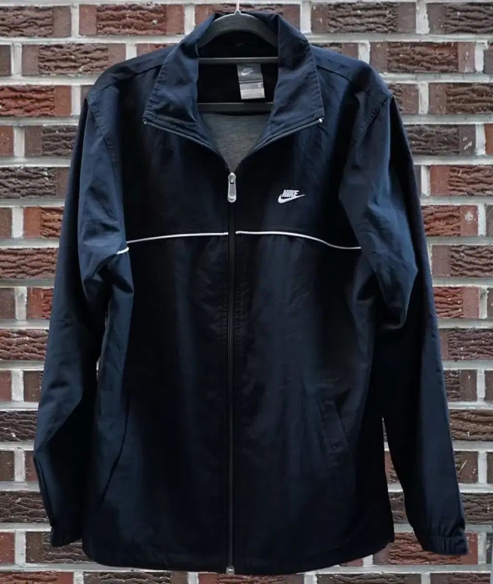 Nike(ナイキ） ウインドブレーカー