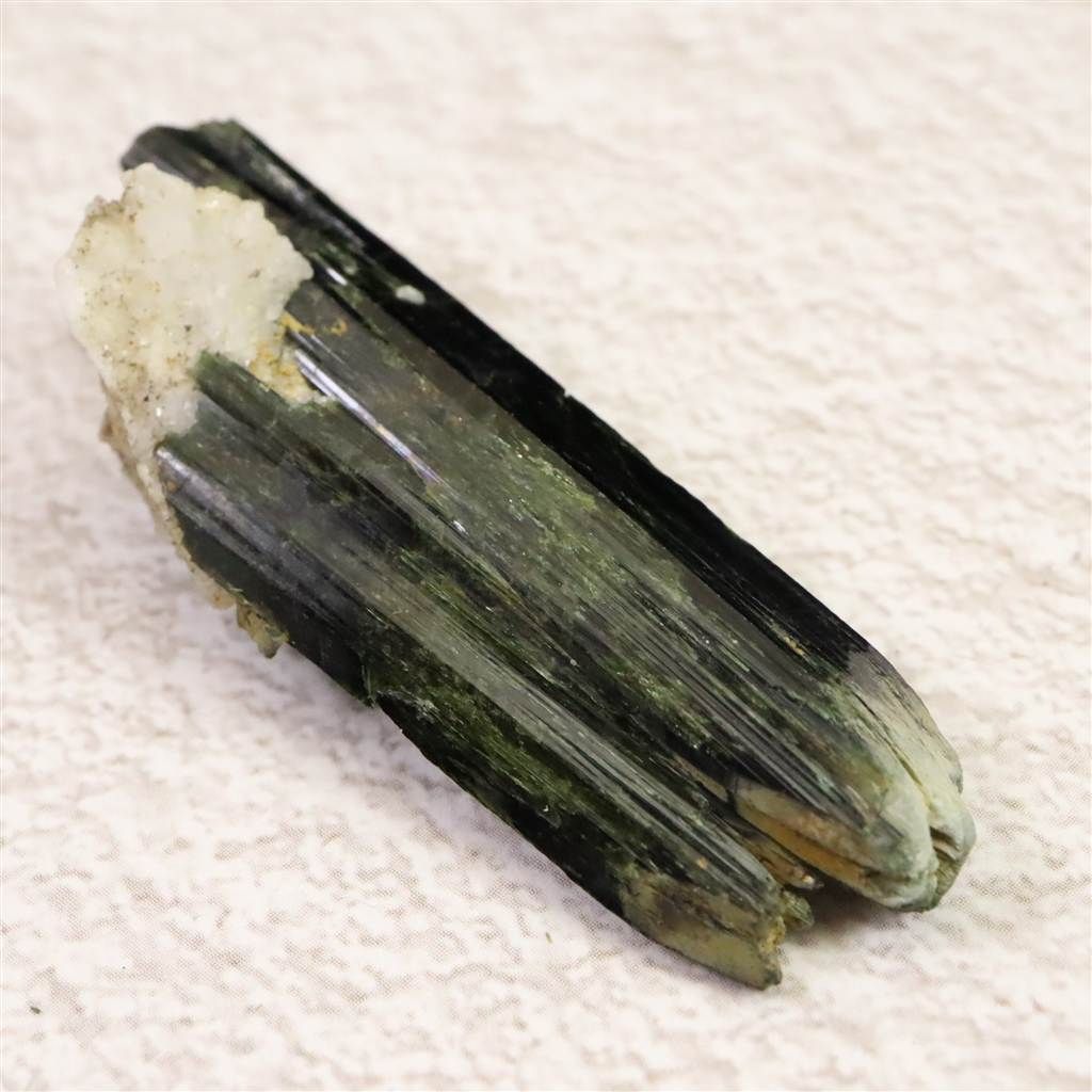 ザギマウンテン産 46mmエジリン輝石