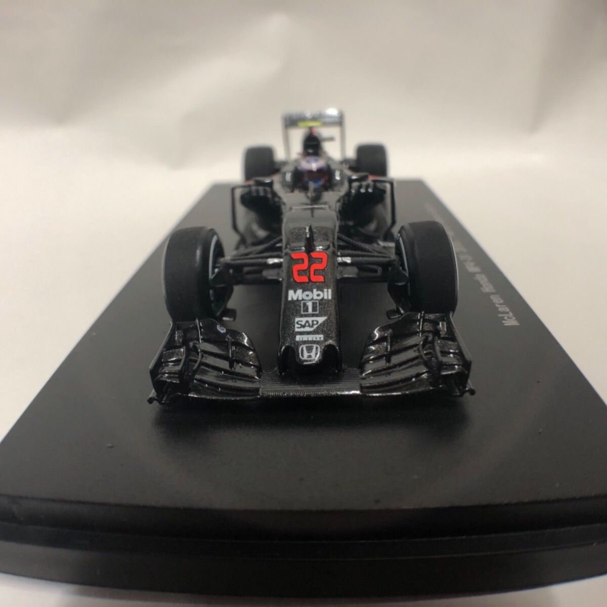 エブロ McLaren Honda MP4-31 No.22 Button - メルカリ