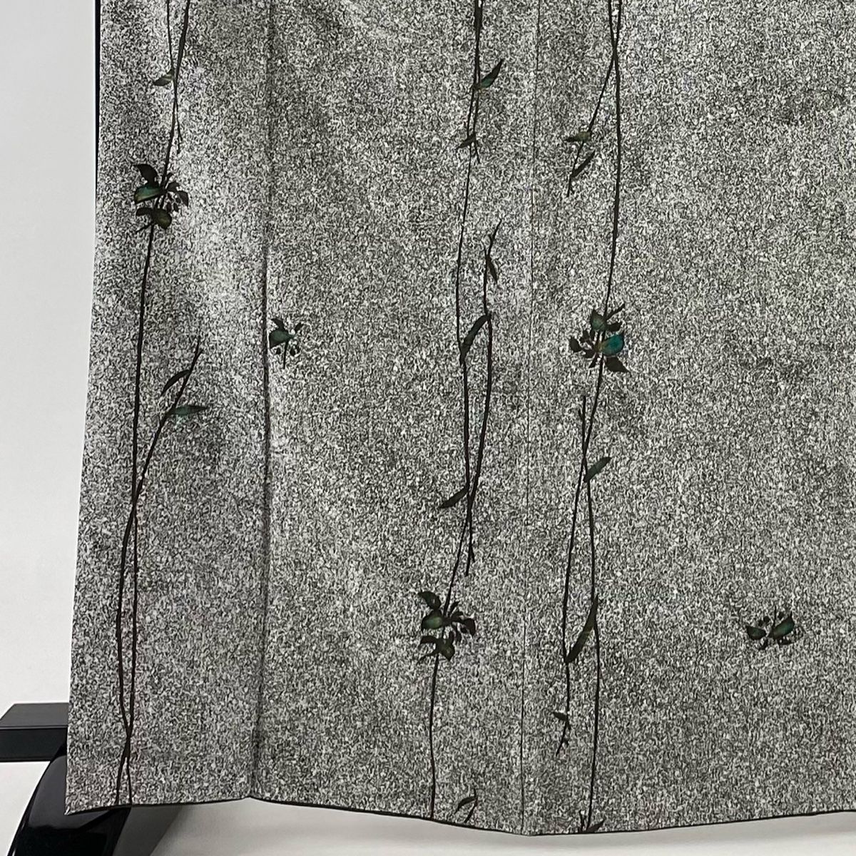 付下げ 身丈166.5cm 裄丈67.5cm L 袷 草花 金彩 灰色 正絹 美品 秀品  