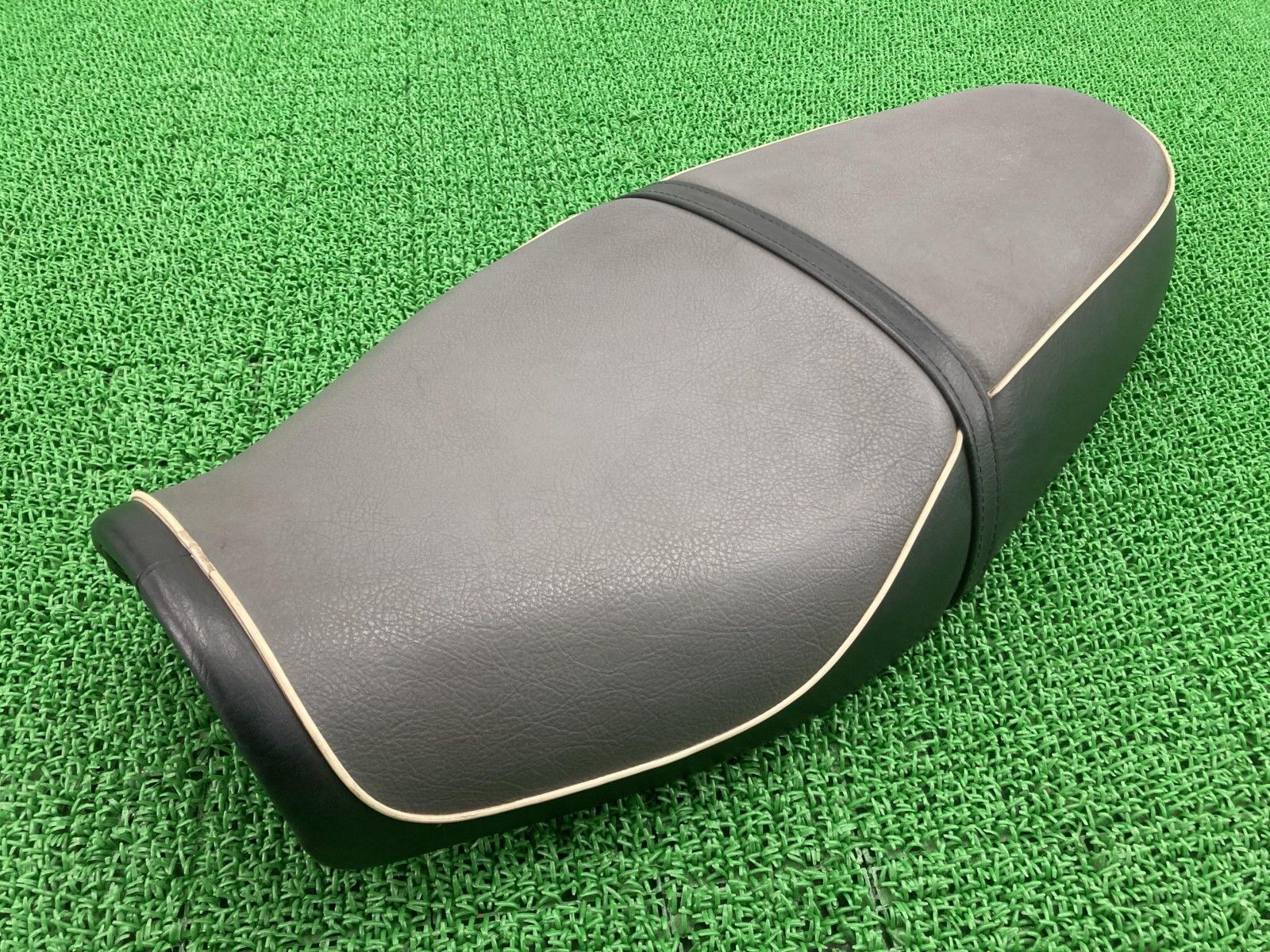 スズキ　ボルティ　シート ボルティー シート 25D10 スズキ 純正 バイク 部品 NJ47A Volty