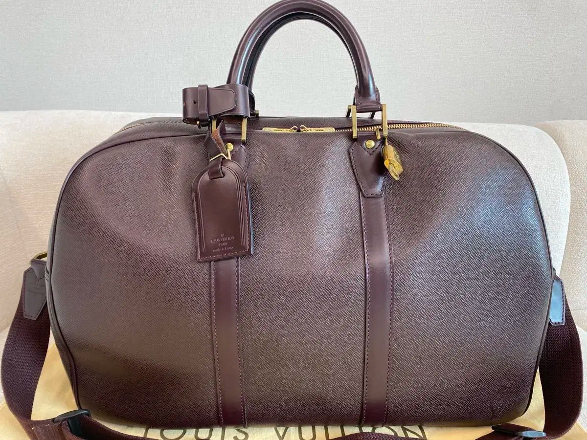 Louis Vuitton ルイヴィトン タイガ ケンドール 47 サイズ 赤寿 バーガンディー 色