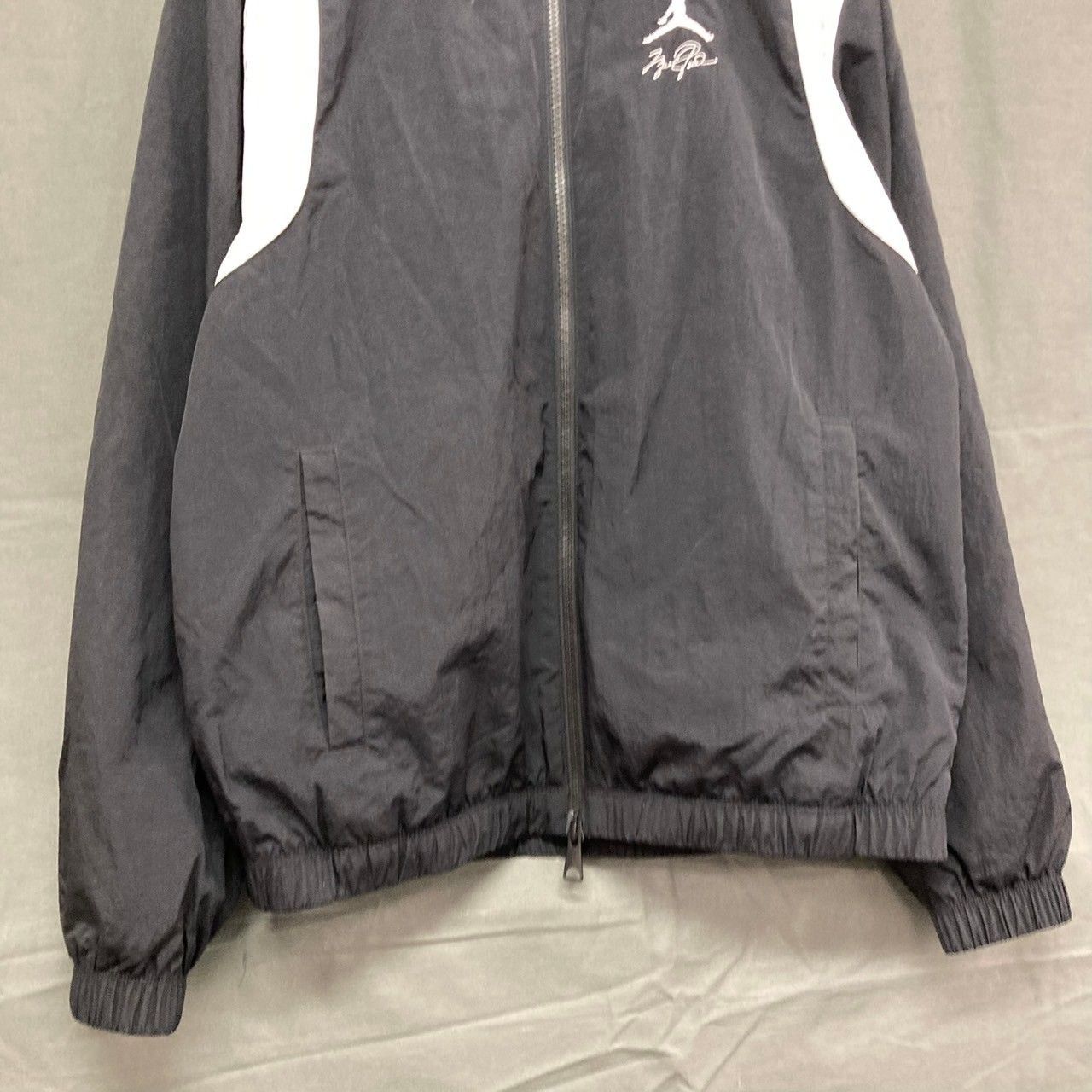 正規NIKE ジップジャケット　ナイキ黒　Mサイズ　完売モデル　ジョーダン23 ジョーダン35周年記念の最新作「ジョーダン AJNT23 “BLACK”」は