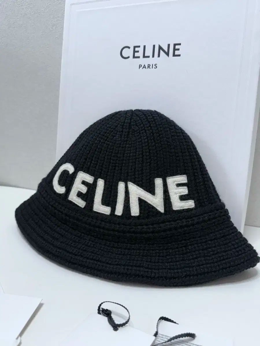 セリーヌCELINE クロシェ カシミア ニット バケットハット キャメル系