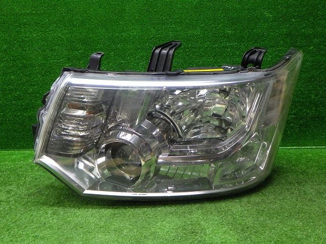 三菱　デリカD5 CV-5W ￼前期　ヘッドライト 左右　HID バラスト付 デリカD5 左ヘッドライト HID CV 前期 100-87918 バラスト付