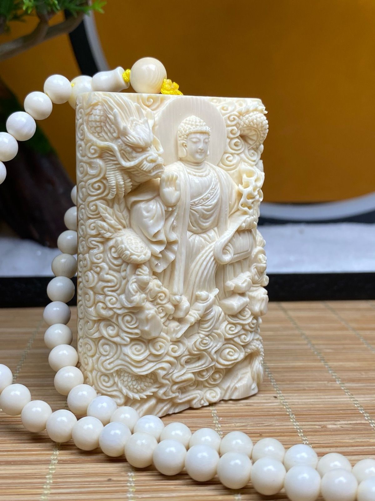天然マンモス牙美しい手作り彫刻 大日如来 ネックレス 天然マンモス牙