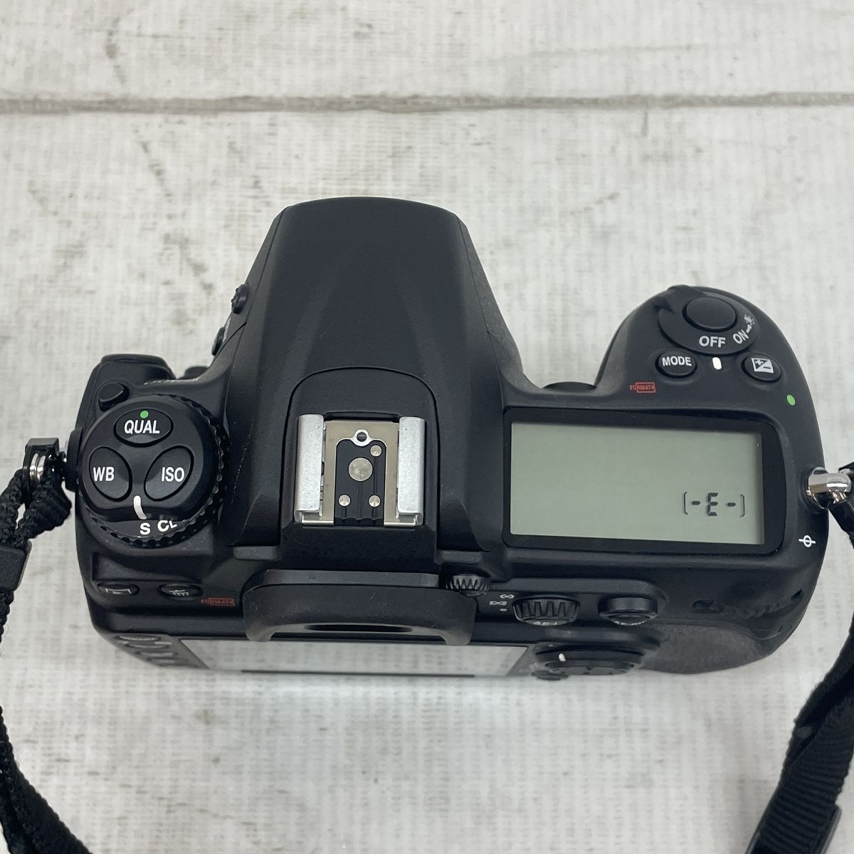 Nikon D300 デジタル 一眼 カメラ AF-S NIKKOR 18-200mm F3.5 Nikon D300 デジタル 一眼 カメラ AF-S NIKKOR 18-200mm F3.5