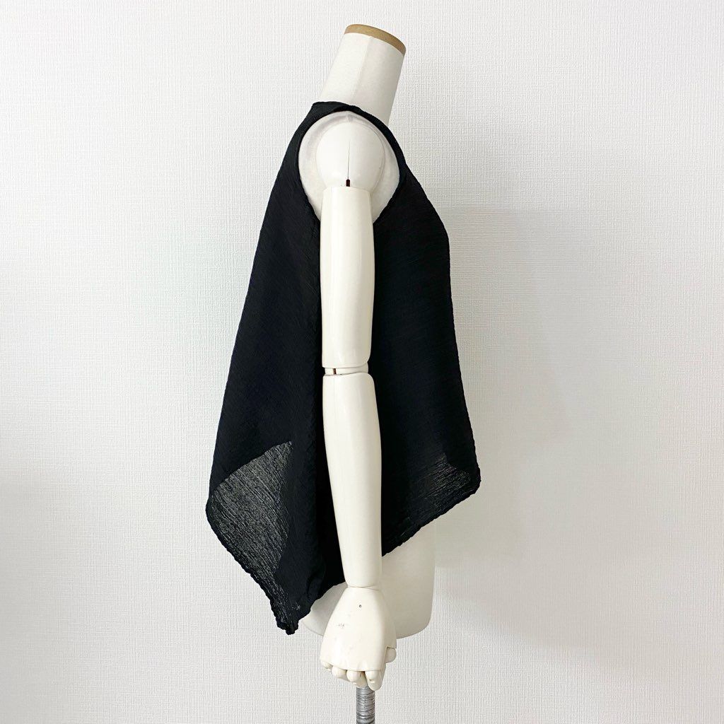 ISSEY MIYAKE - 54d10 ISSEY MIYAKE me イッセイミヤケ ミー MI93FK221 ノースリーブブラウス Aライン 羽織 フリーサイズ ブラック レディース ISSEY MIYAKE - 54d10 ISSEY MIYAKE me イッセイミヤケ ミー