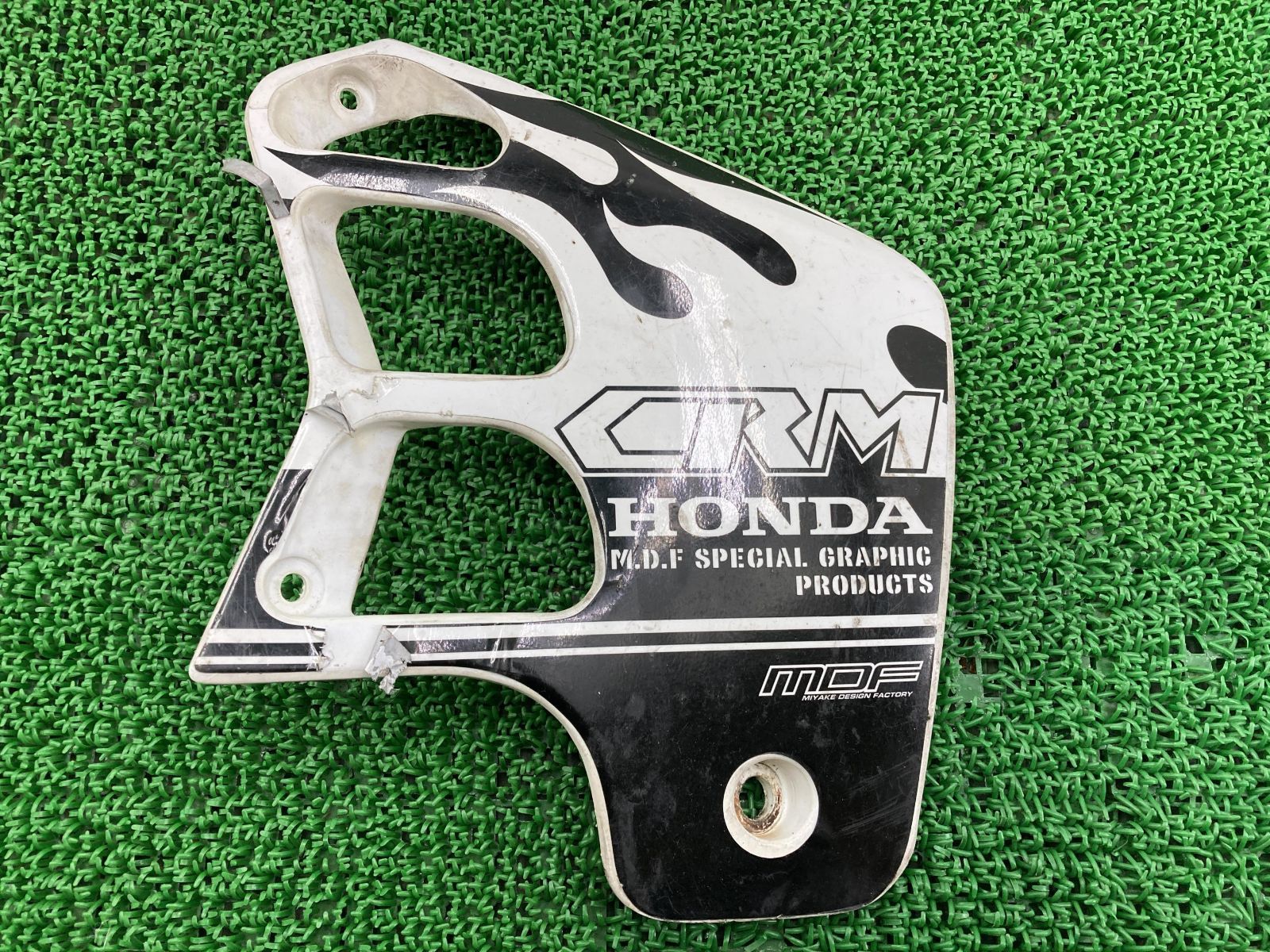 CRM250R シュラウド 右 白 KS7 ホンダ 純正 中古 バイク 部品 MD24-1403*** コケキズ無し 割れ欠け無し 修復素材に ノーマル戻しに
