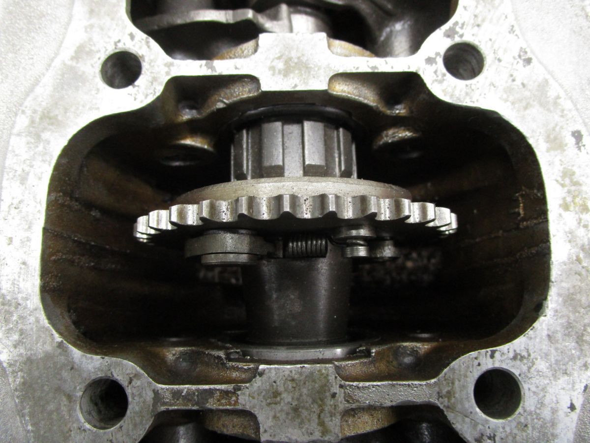 シリンダーヘッド