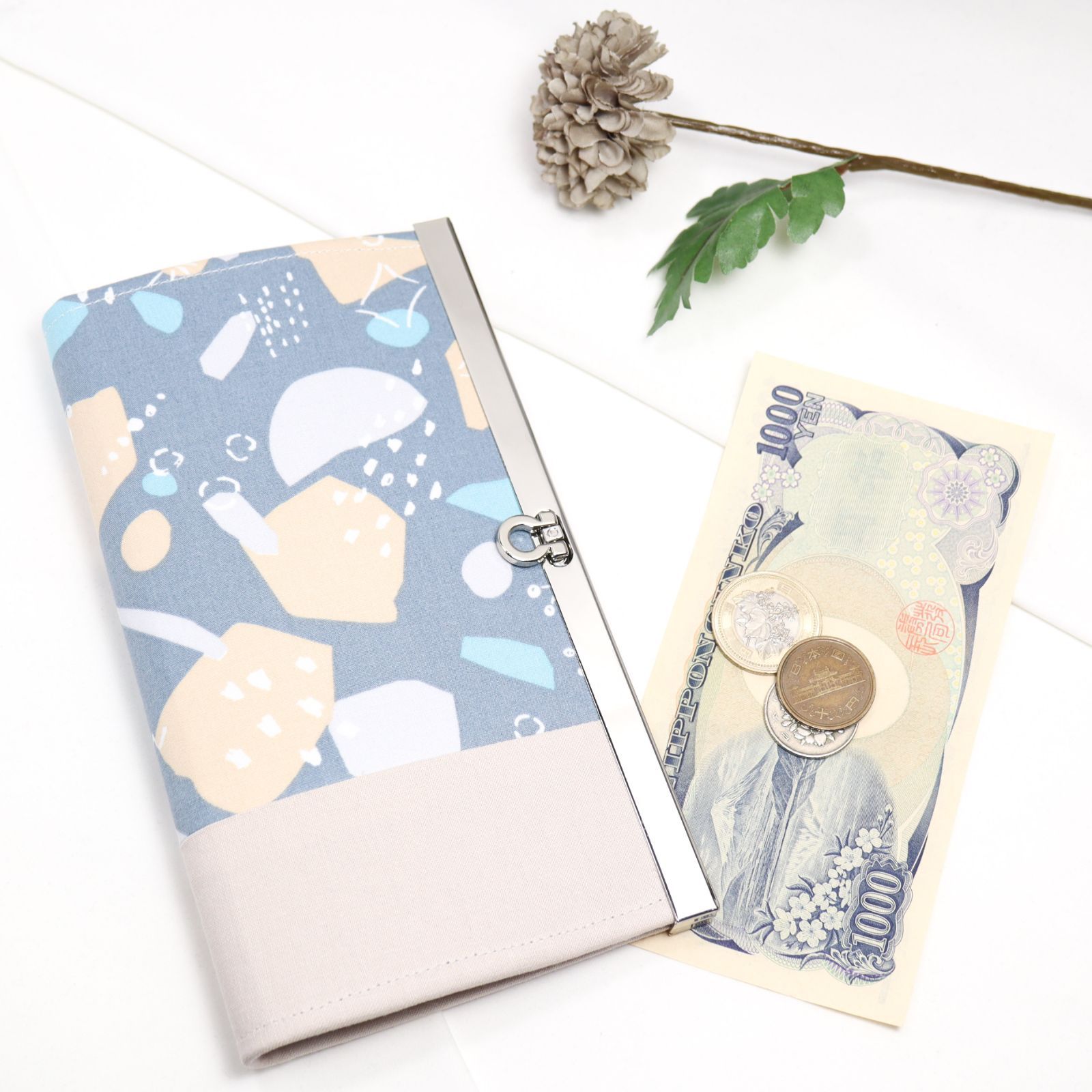 【squ】カラーオーダー可 整頓しやすいデザイン。直線口金の長財布 北欧柄 四角 birカラーオーダー可 整頓しやすいデザイン。直線口金の長財布 北欧