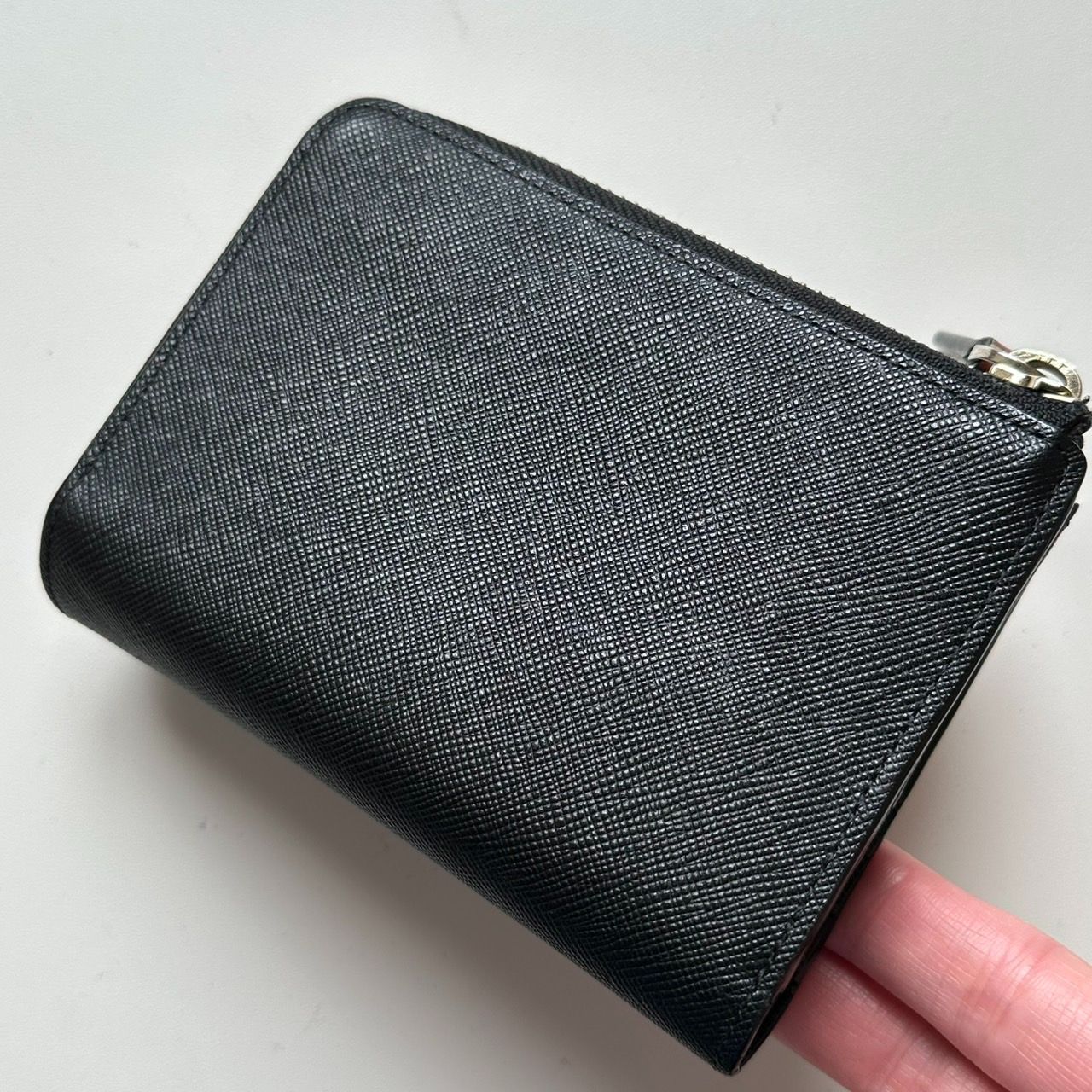 二つ折り財布 ジップストローグレイン2
