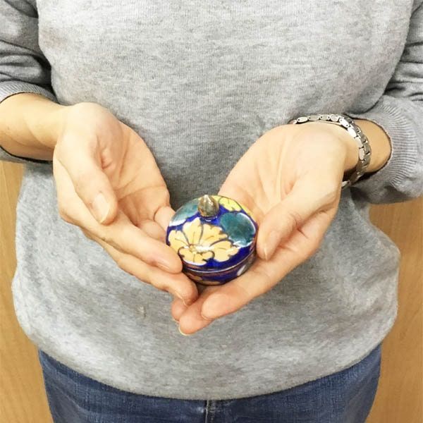 ベンジャロン焼 蓋付き陶器 小物入れ 箱付 ベンジャロン焼 蓋付き陶器 小物入れ 箱付 - メルカリ