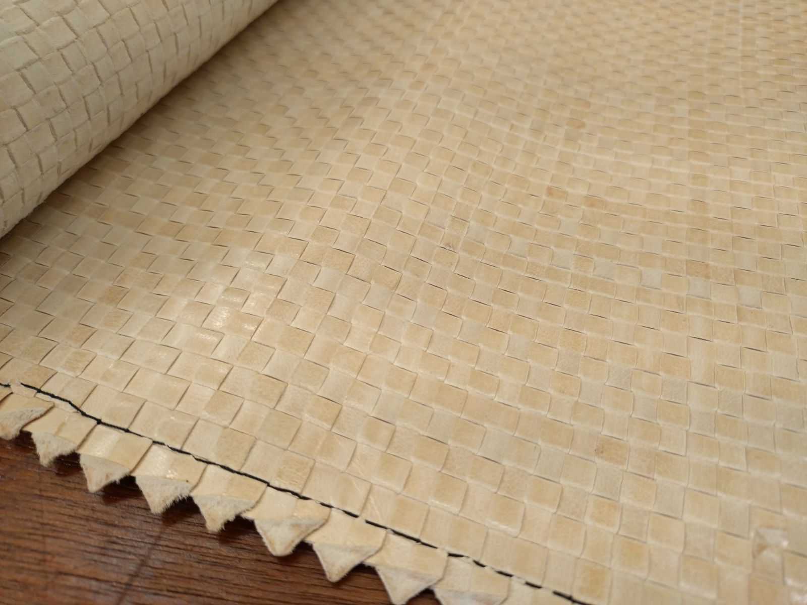 本革編込み巻 メッシュシート 62cm✕330cm アイボリー