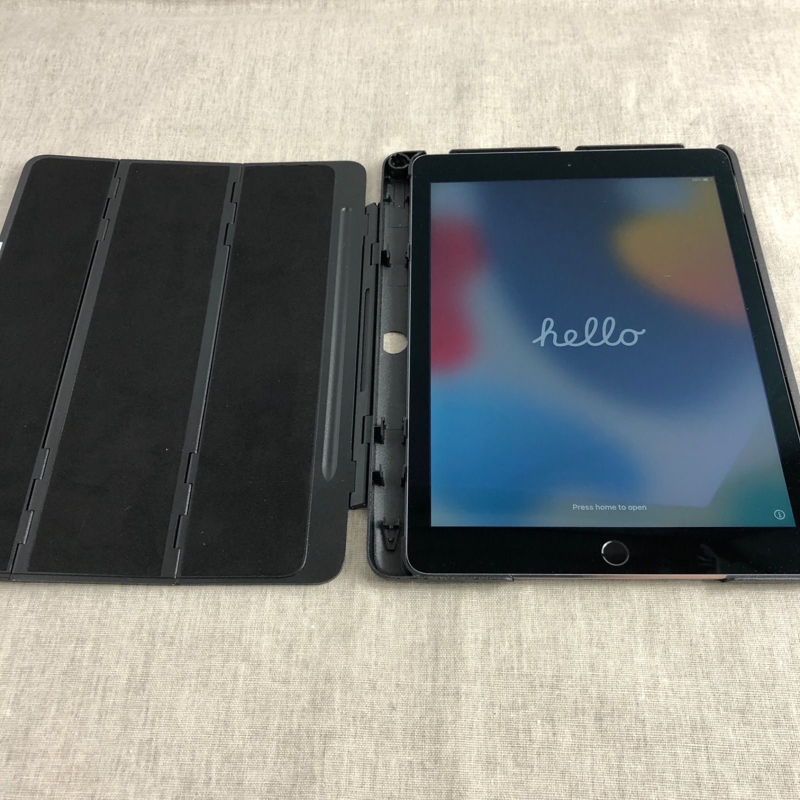 ◇ジャンク品/ケース付◇iPad Air 2 Wi-Fi 64GB Space Gray【白光り有 