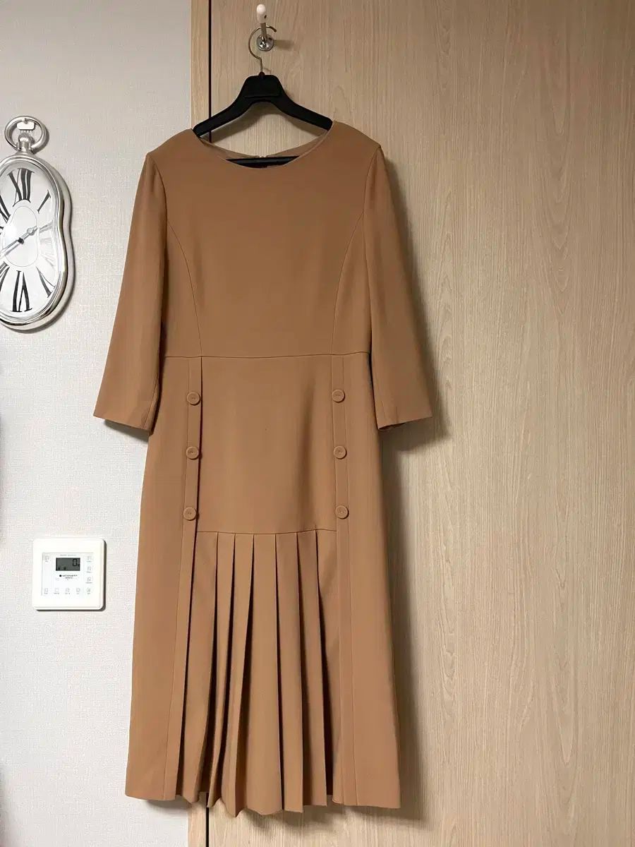 ミシャ MICHAA ボタン プリーツ ポイント ワンピース スーツ ゲストルック ミーティング