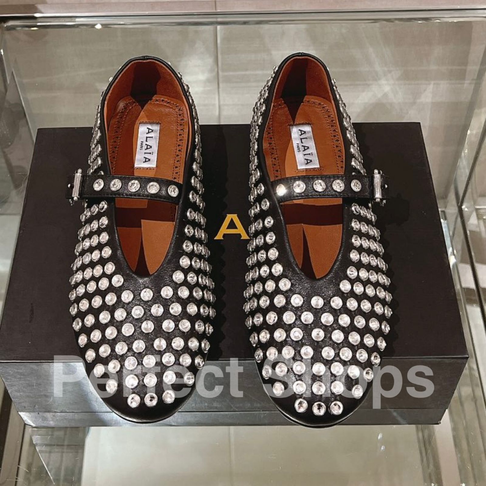 超人気 ALAIA アライア ファッション レディース 靴 ローファー 革靴 フラットシューズ バレエシューズ パンプス ラインストーン ブラック