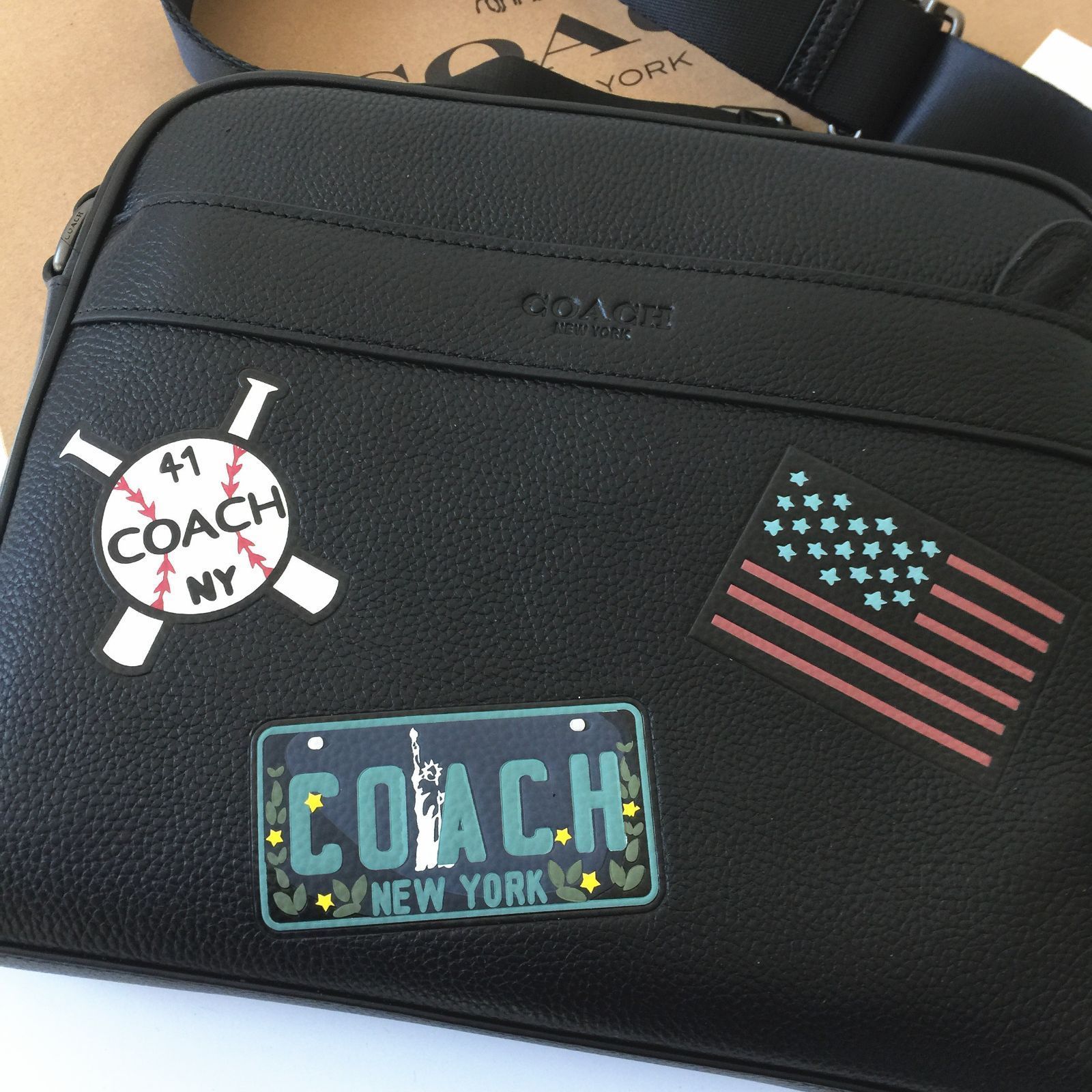 COACH コーチバッグ F26079 パッチワーク ショルダーバッグ フライトバッグ 斜めがけバッグ メンズバッグ クロスボディー アウトレット品  新品未使用 - メルカリ