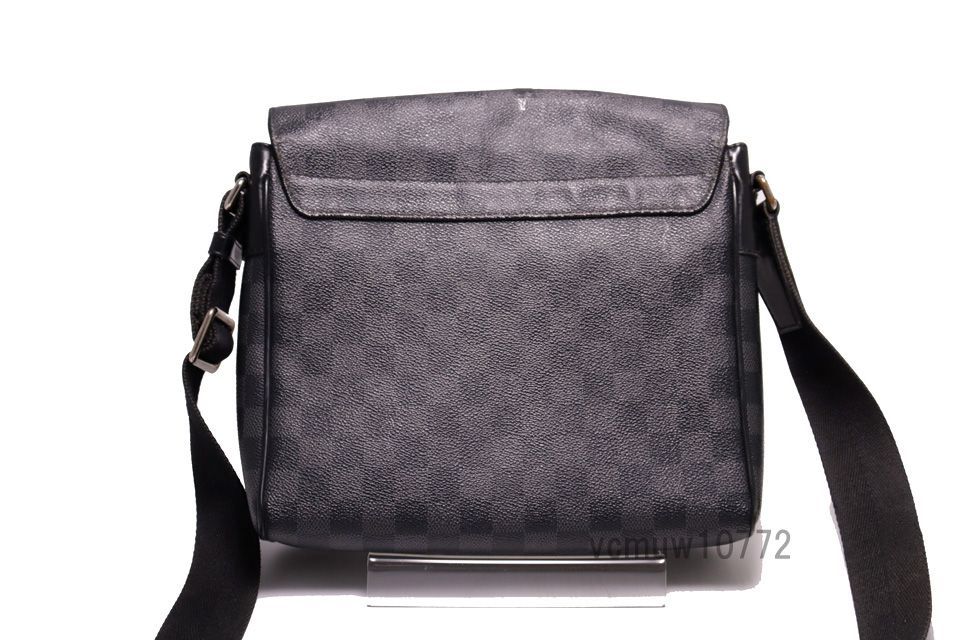 近年モデル希少美中古□LOUIS VUITTON ダミエグラフィット 近年モデル希少美中古□LOUIS VUITTON ダミエグラフィット