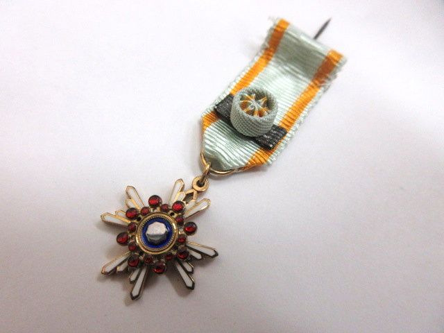 送料無料・レア】記章 徽章 瑞宝三等章 略章勲章 共箱 造幣局