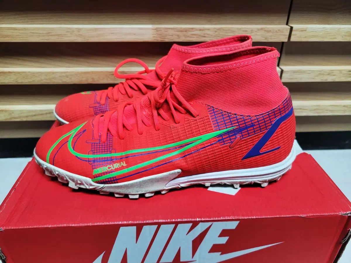 【雷市場（ポンジャン）商品韓国直送】NIKE(ナイキ) マーキュリアル スーパーフライ 8 TF サッカーシューズ 265 S12