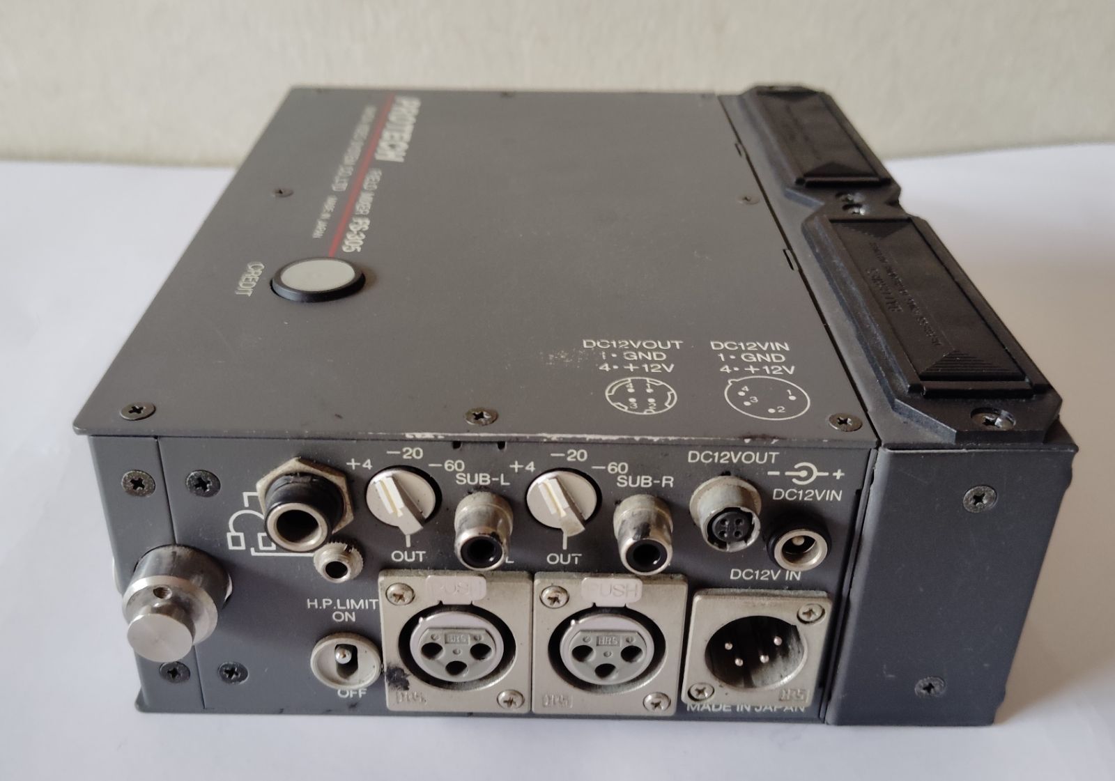 FS３０５