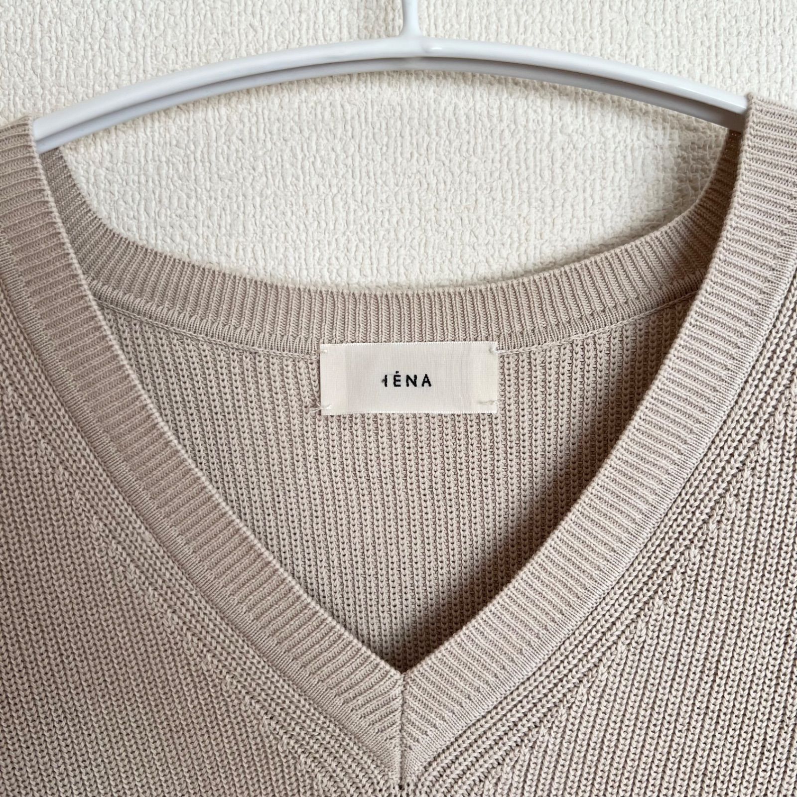 IENA♡COTTON GASS Vネックプルオーバー（新品） IENA（イエナ）の「COTTON GASS Vネックプルオーバー◇（ニット