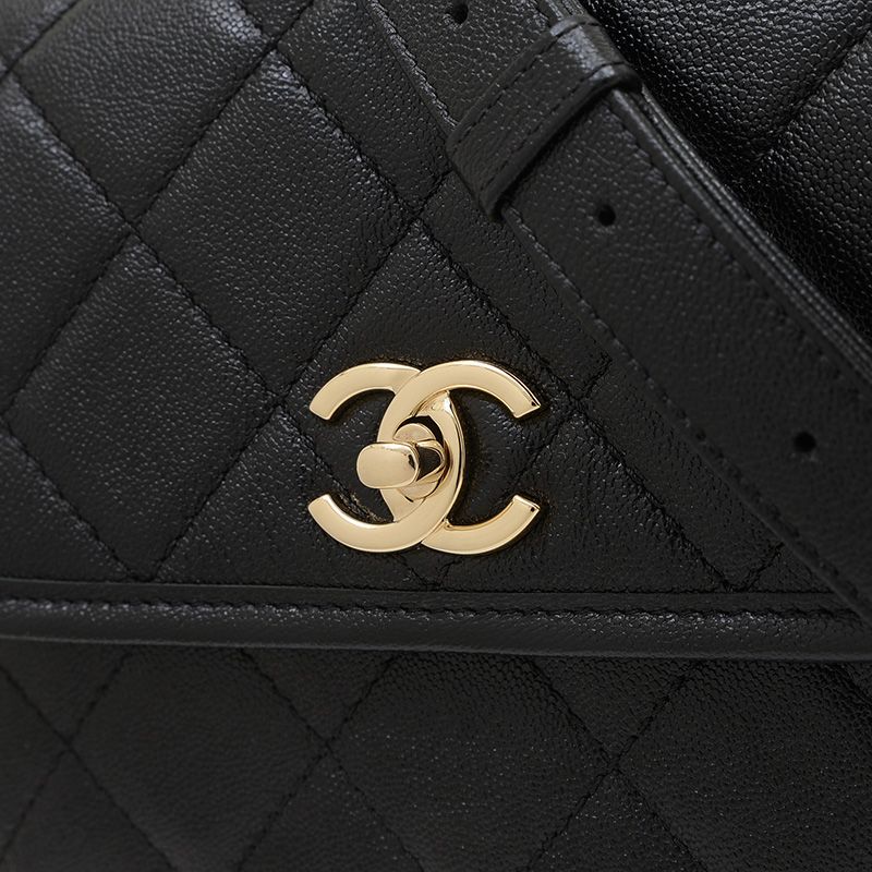 【デートにぴったり♪】CHANEL スモール メッセンジャー バッグ デートにぴったり♪】CHANEL スモール メッセンジャー バッグ