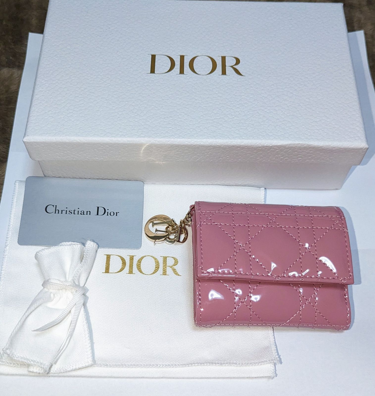 美品 LADY DIOR ロータスウォレットカナージュ パテントカーフスキン