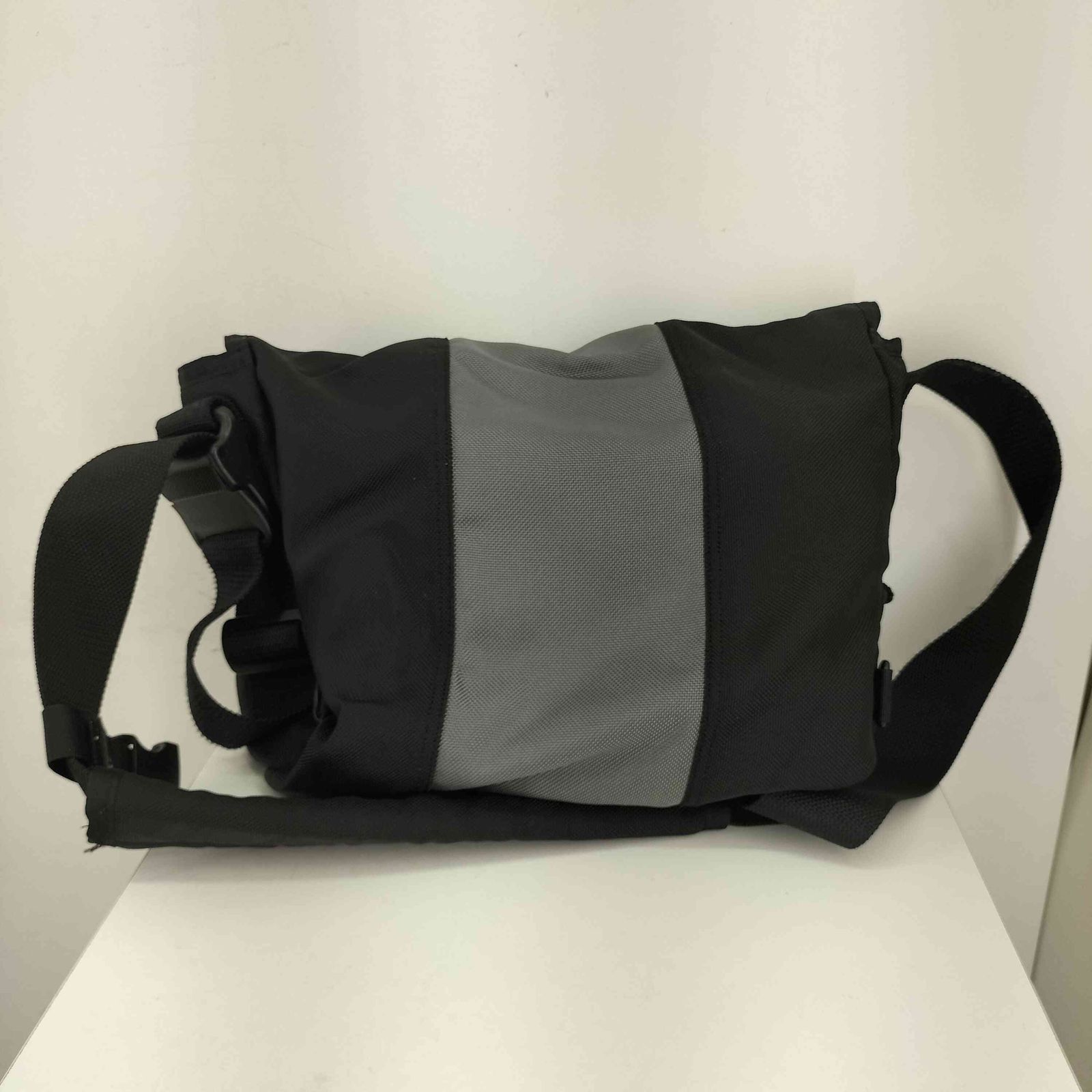 Timbuk2 メッセンジャーバッグ 黒と灰色 TIMBUK2 メッセンジャーバッグ ミニ ティンバック2 クラシック