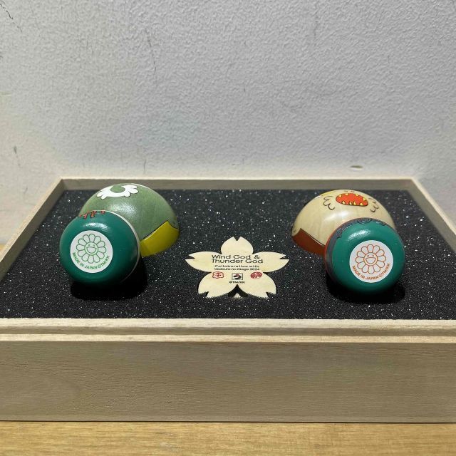 KAIKAIKIKI TAKASHI MURAKAMI 風神雷神こけし (小) シリアルナンバー有