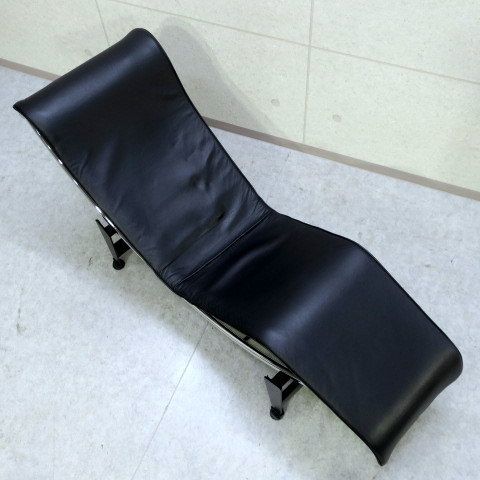 Cassina カッシーナ LC4 シェーズロング ル・コルビュジエ 黒革 85万円 美品 - メルカリ