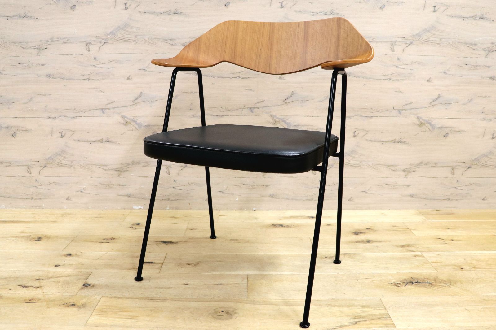 GMIK573E○ACTUS | アクタス Case Furniture 675チェア ロビン デイ 椅子 本革 レザーシート オークフレーム スチールレッグ 展示品