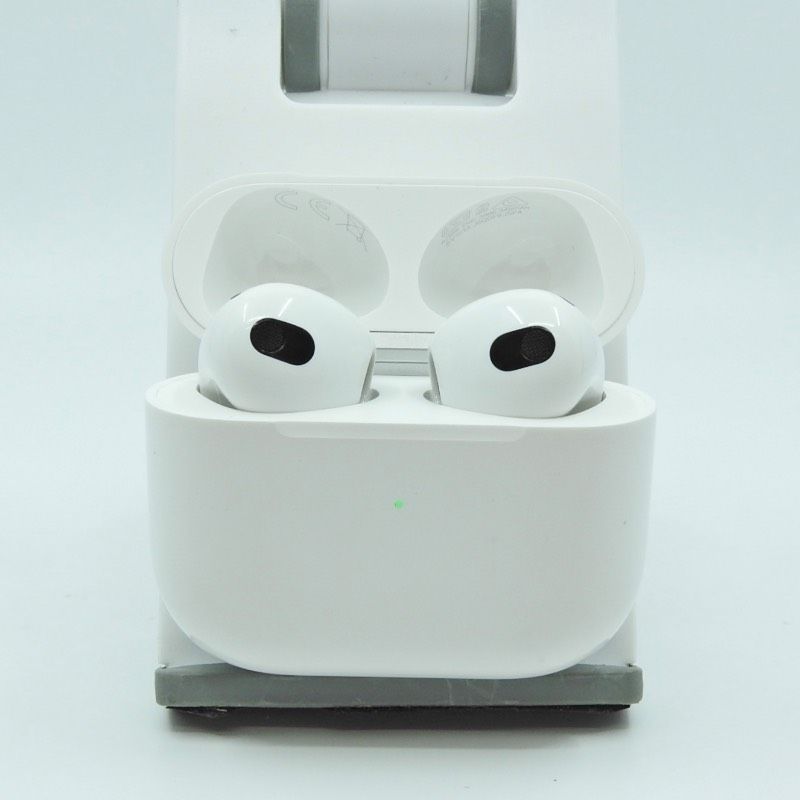 並品 アップル AirPods 第3世代 MagSafe対応ケース MME73J|A