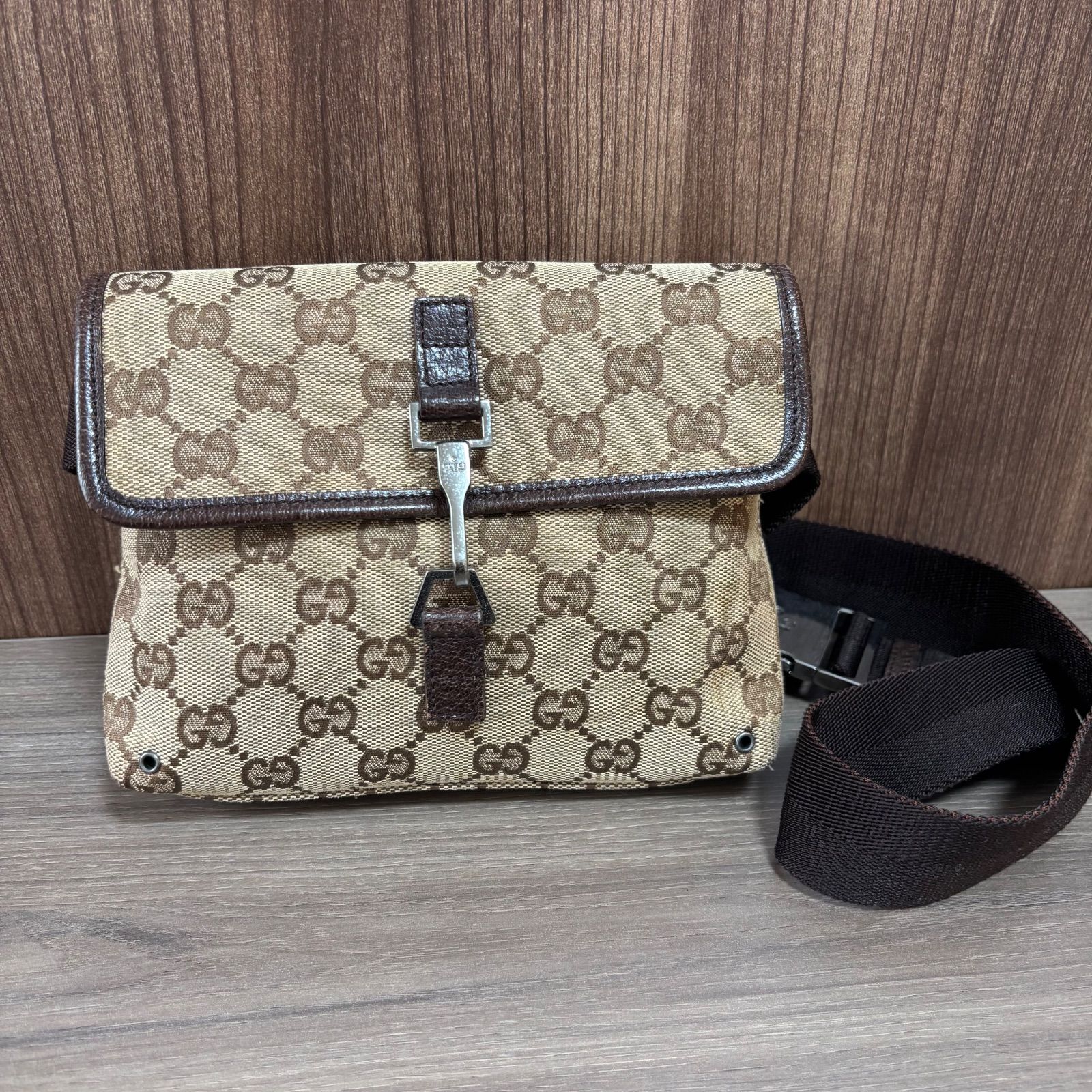 GUCCI グッチ GGキャンパス ボディバッグ GGキャンバス ブラウン