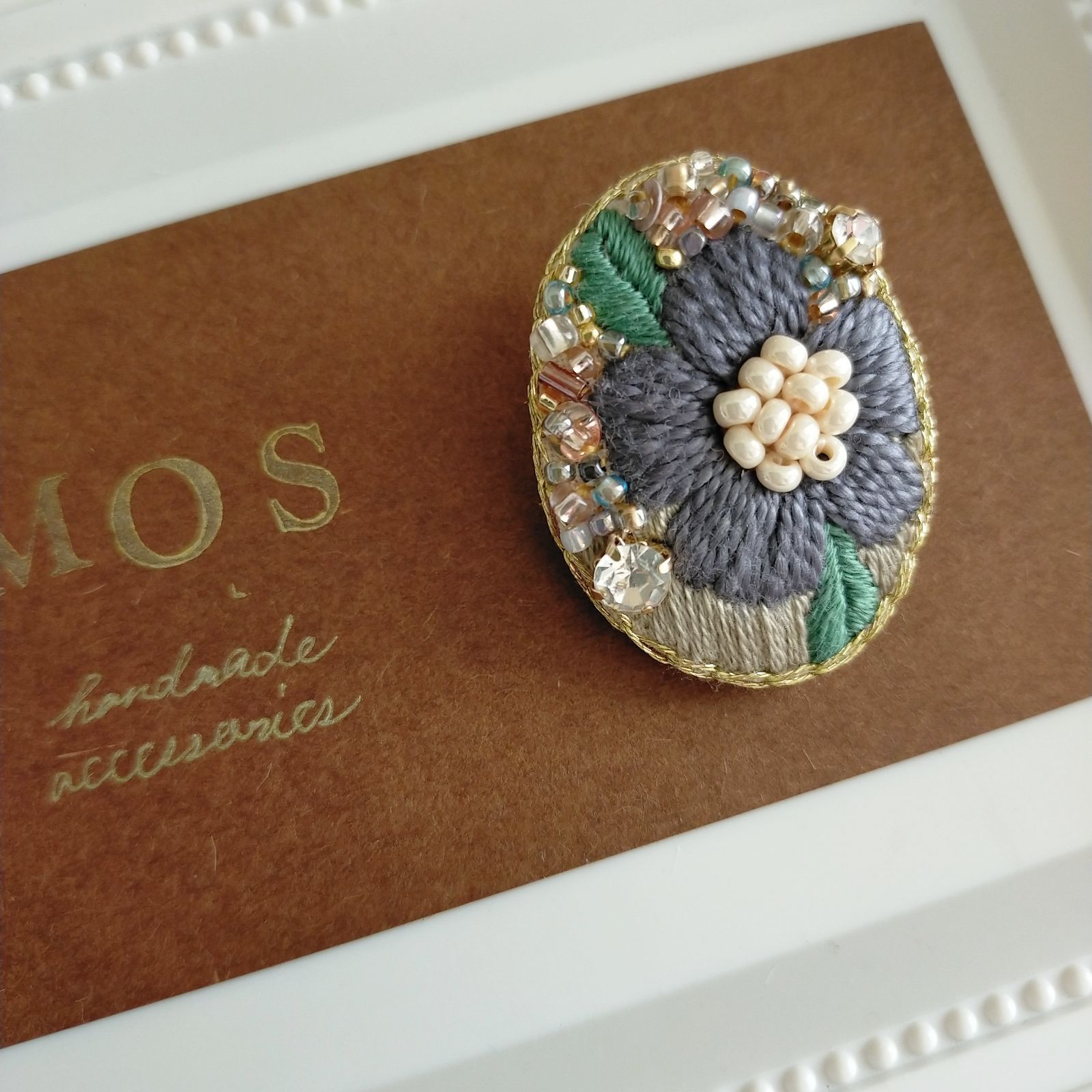 手刺繍ブローチ ビジュー ビーズ スパンコール フラワーデザイン 着物  