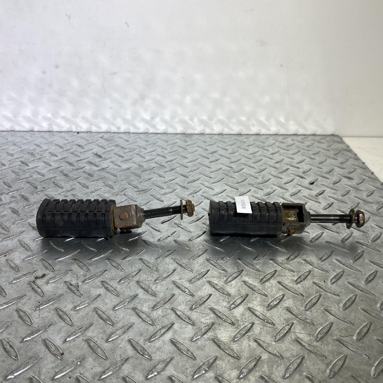 Z250FT リアステップ
