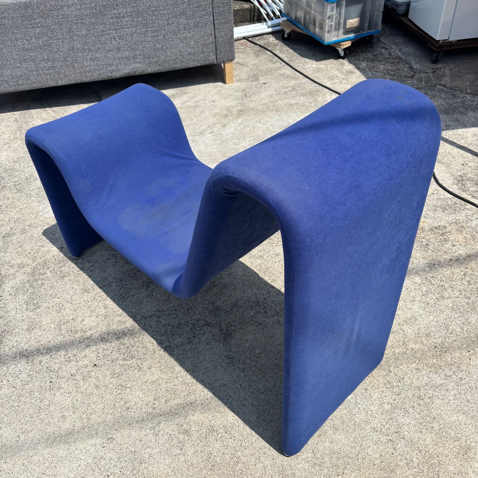 デザイナーズ チェア ソファ 青 オブジェ 背もたれ付き アート モダン ブルー おしゃれ お洒落 オシャレ 寝椅子 倉庫前 げあり