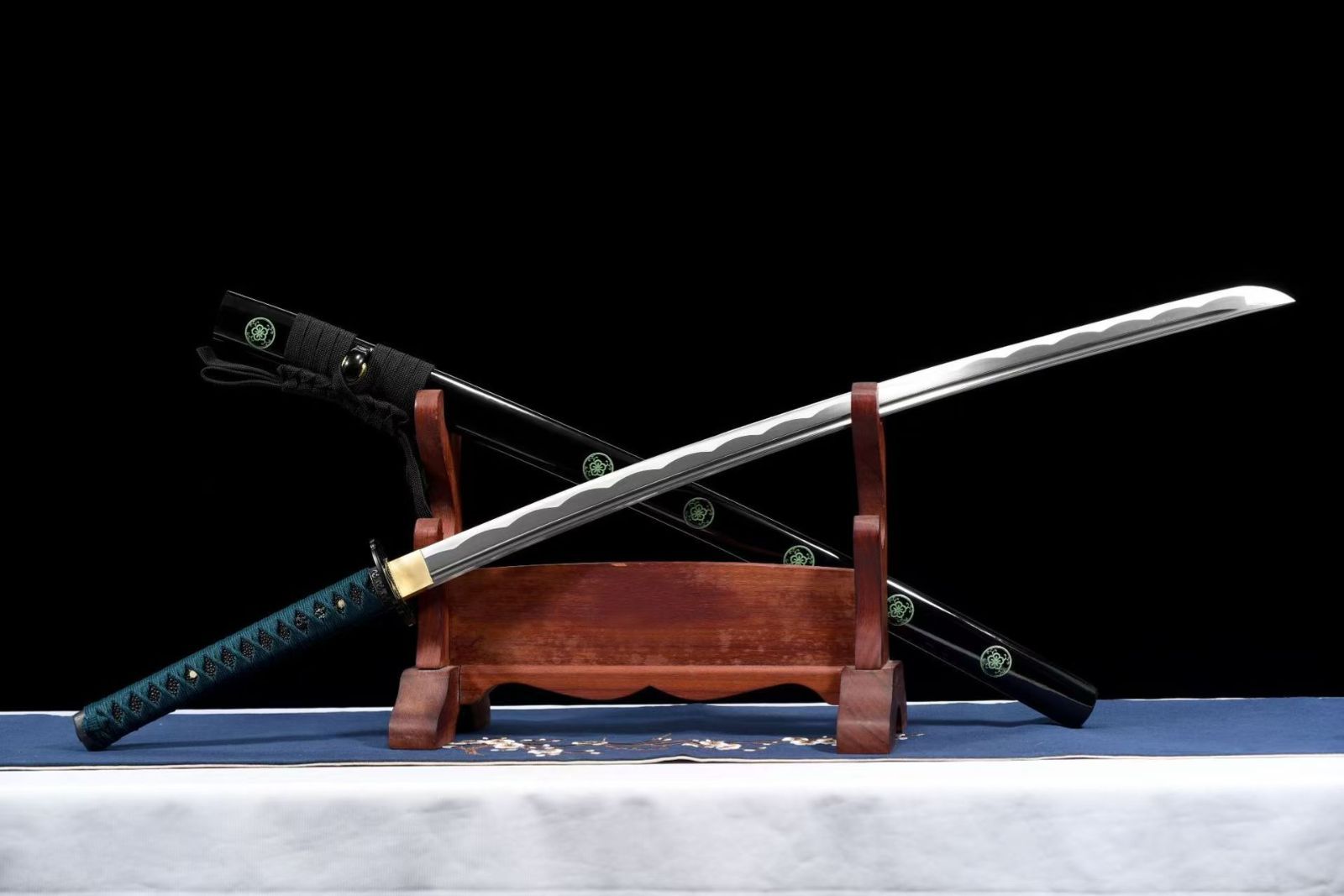 武士刀 中炭素鋼 実木漆鞘｜全長 102cm レプリカ コスプレ 鑑賞用 錦盒付き 居合刀 模造刀