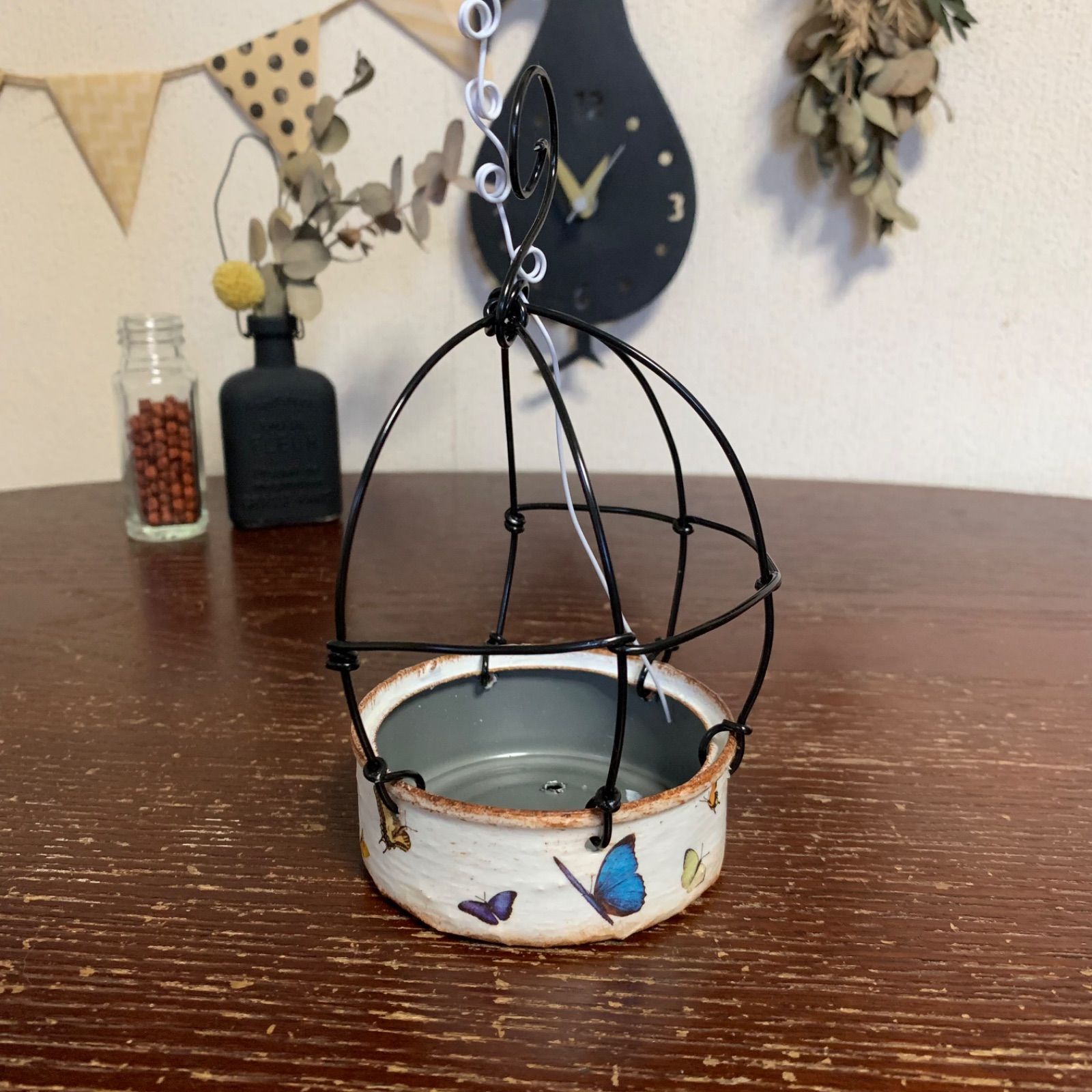 鳥かご風 リメイク缶 小 (蝶 ホワイト) ハンドメイド ＊ 吊り