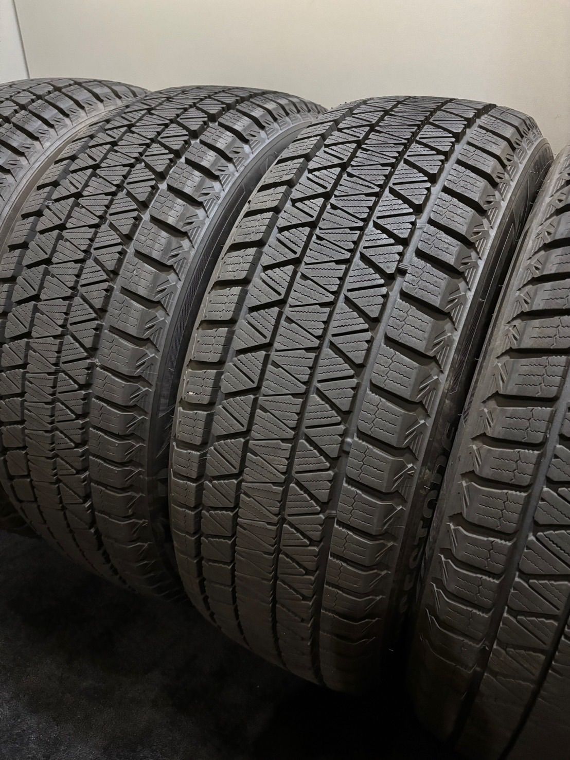 スタッドレス 225/55R18 BS DM-V1 4本 ❄️?❄️ SUV用Bridgestone