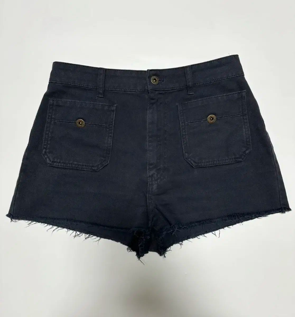 未使用 Y2K LIZ LISA リズリサ 金ボタン ショートパンツ 00s 未使用 Y2K LIZ LISA リズリサ 金ボタン ショートパンツ 00s ビジュー