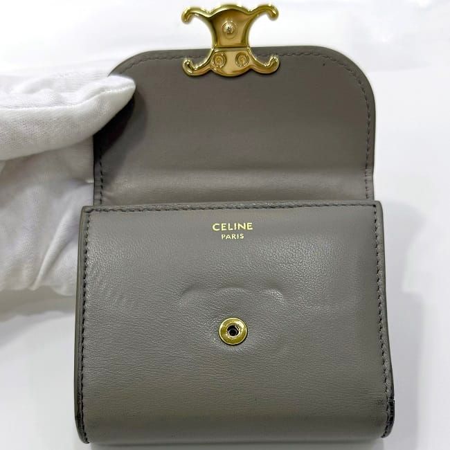 セリーヌ 三つ折り 財布 ベージュ トリオンフ ロゴ レザー 中古