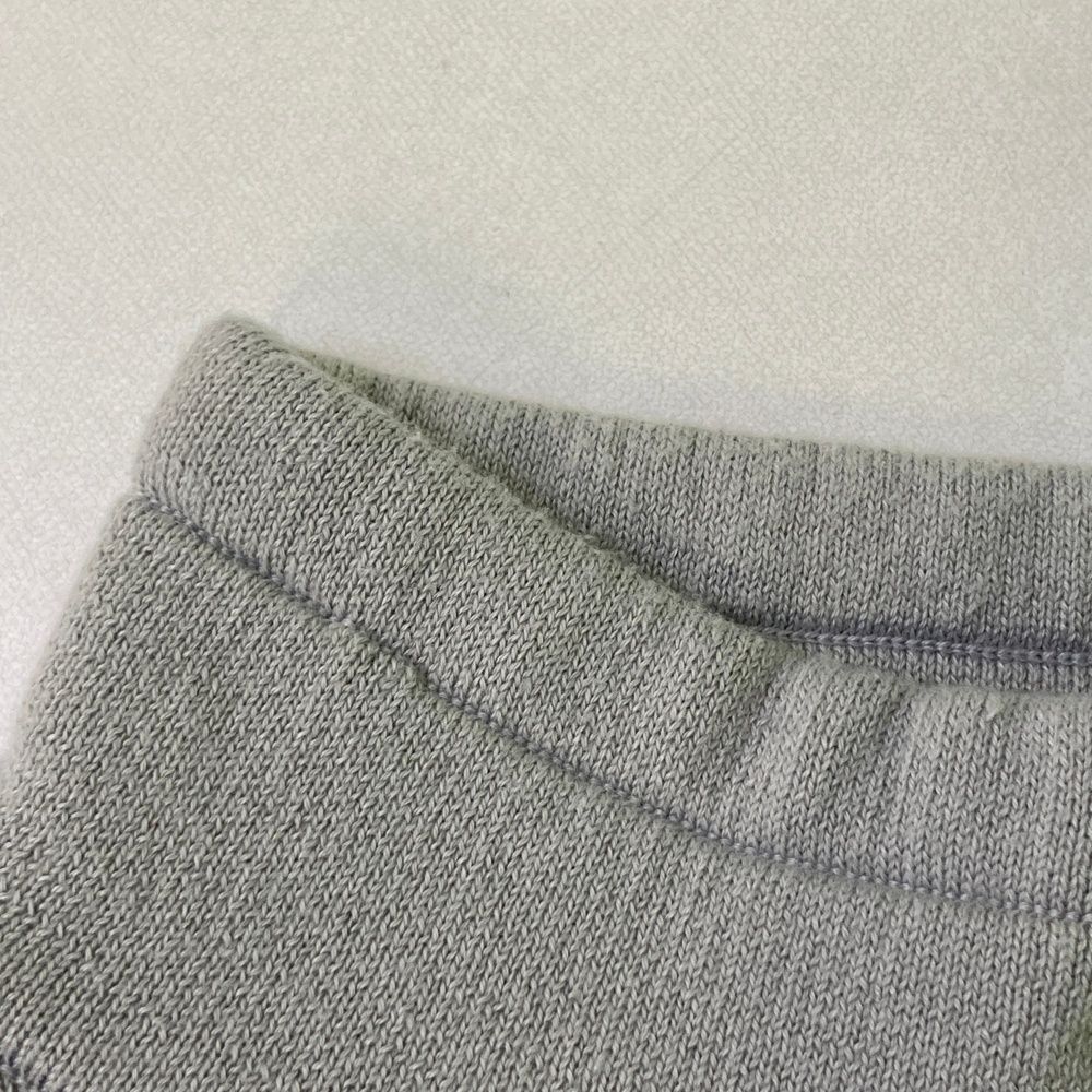 裏地付き長袖ニット