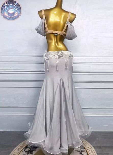 新品 未使用 新作 ベリーダンス オリエンタル衣装 インナー付 ホワイト