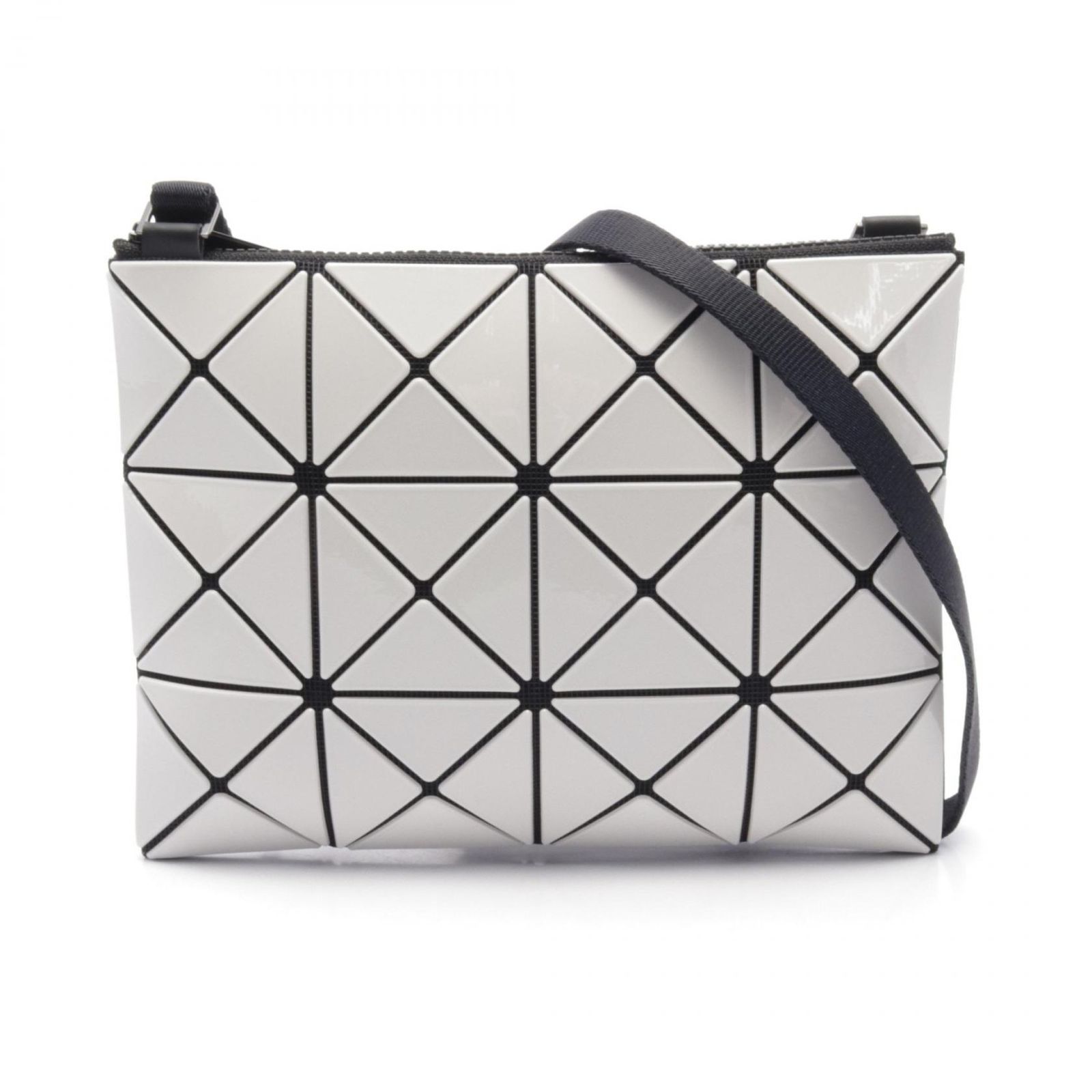 イッセイミヤケ バオバオ ショルダーバッグ ホワイト×ブラック バオバオイッセイミヤケ BAO BAO ISSEYMIYAKE ショルダーバッグ