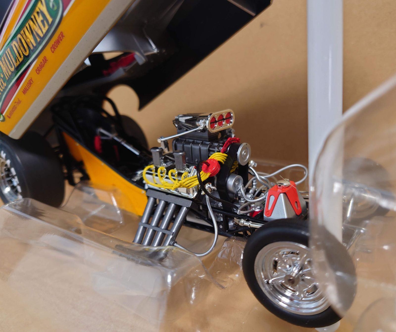 1/18 ロングノーズ マスタング シャーリー マルダウニー 1972 ミニカー 1/18 ロングノーズ マスタング シャーリー マルダウニー