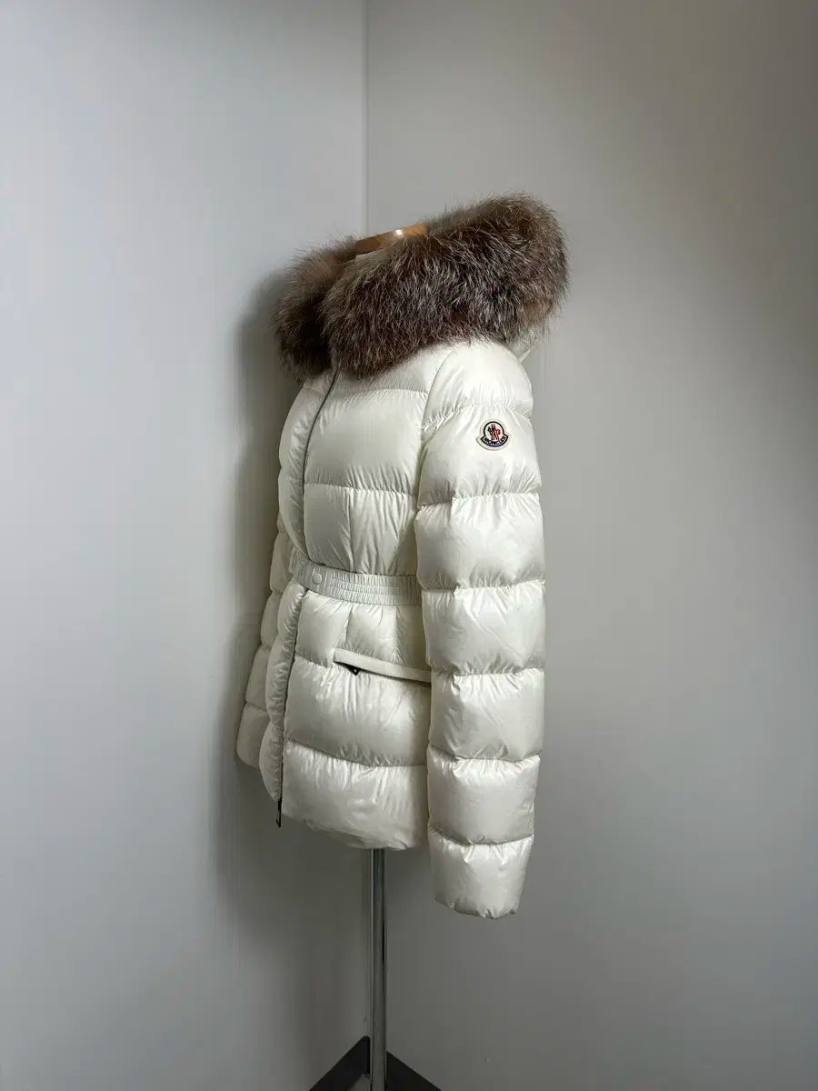 1 22FW MONCLER モンクレール ボード 白 a ー 18